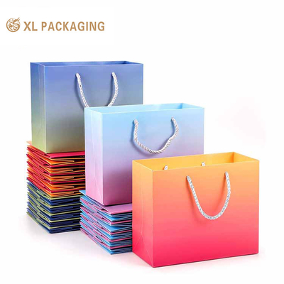Αγορά Τσάντα συσκευασίας Custom Luxury Matte Gift Τσάντα χαρτιού για ψώνια με λογότυπο για ρούχα Κοσμήματα κρασί online manufacture